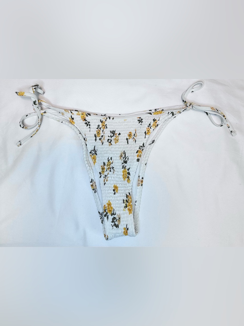 Hollister Smocked Floral Side Tie Bikini Bottoms White Yellow Size Large